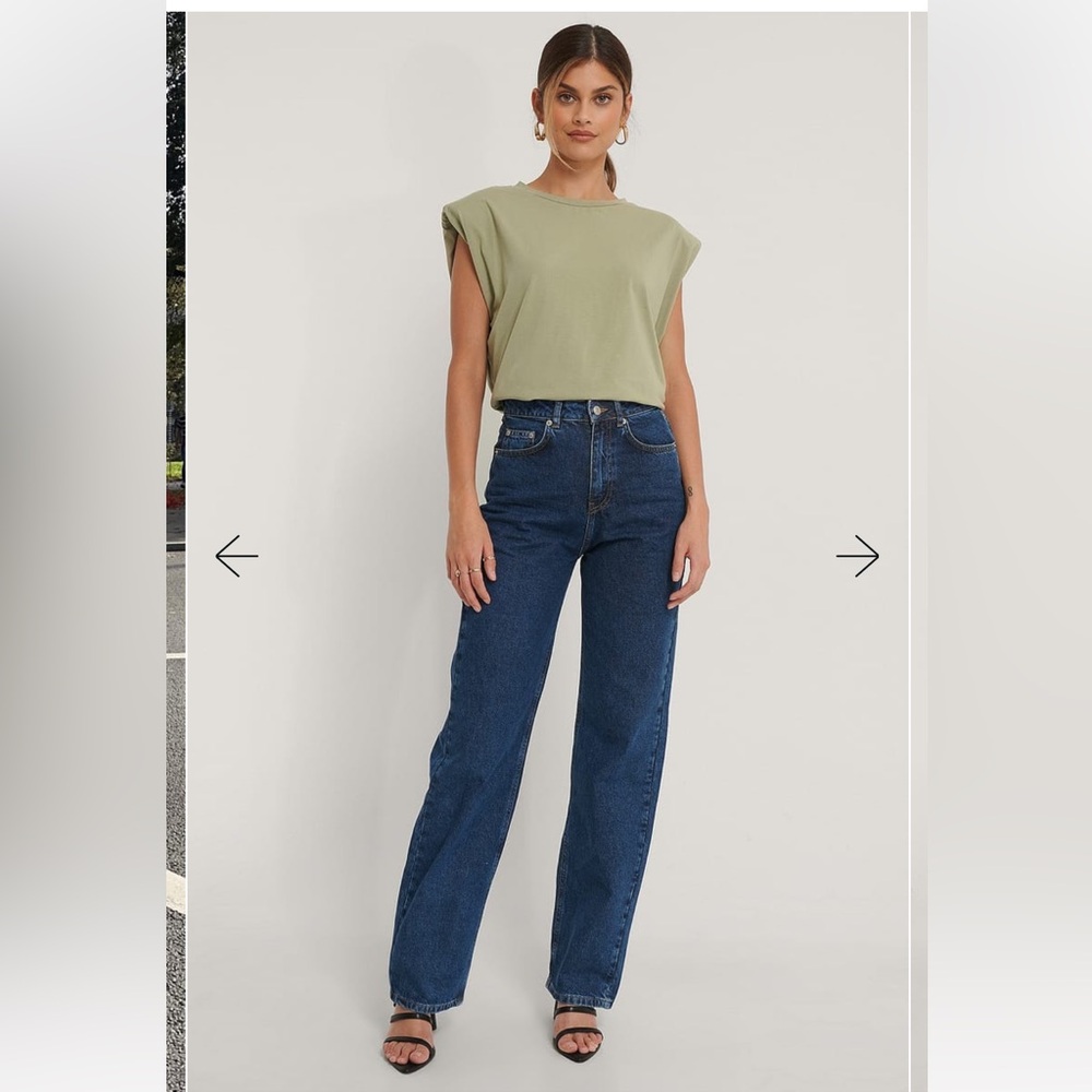 NA-KD High Waisted Slight Wide Leg Jeans